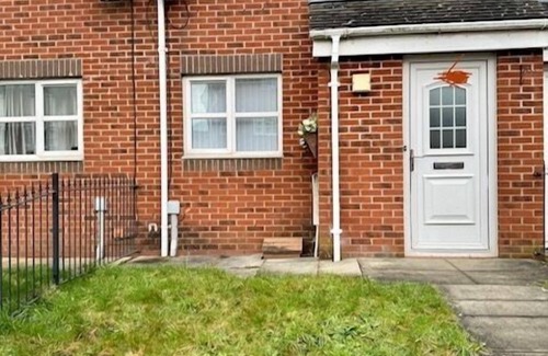 Manchester House | Home Sleeps5-netflix-parkg-near City Center/etihad