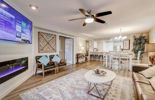 Lake Delton Apartment | Home Sweet Getaway for Families and Adults