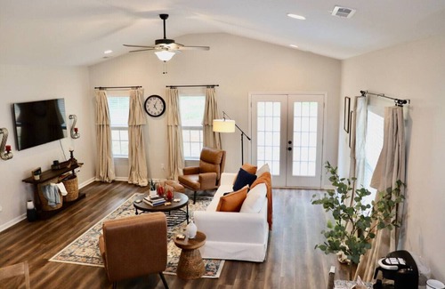 Decatur House | "Home Sweet Hangout"