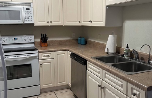 Thomasville House | Home Sweet Home 3/2 Townhome Close to Downtown Thomasville
