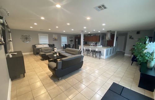Braithwaite House | Home sweet home near New Orleans, 5BR & 11 beds
