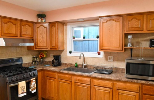 Skokie House | Home Sweet Home nSpacious 4bed house with WiFi & Parking in fantastic Skokie