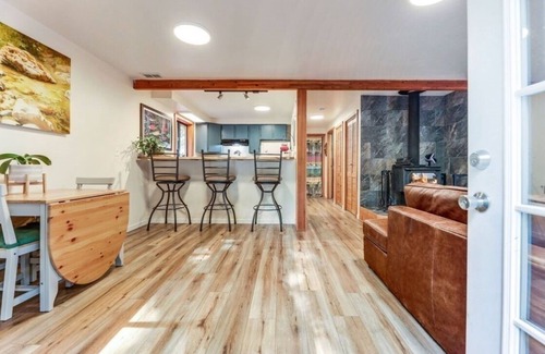 Baring Ski Chalet | Home Sweet Mountains. Cozy chalet with Hot Tub!