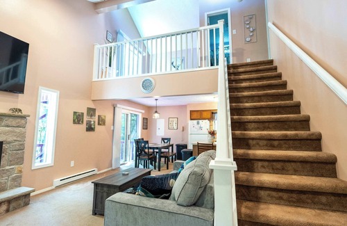 Albrightsville House | Home Tucked into Towamensing Trails