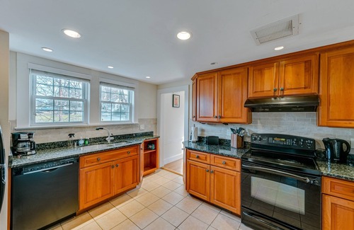 Lexington House | Home w/Backyard ~ 2 Mi to Downtown Lexington!