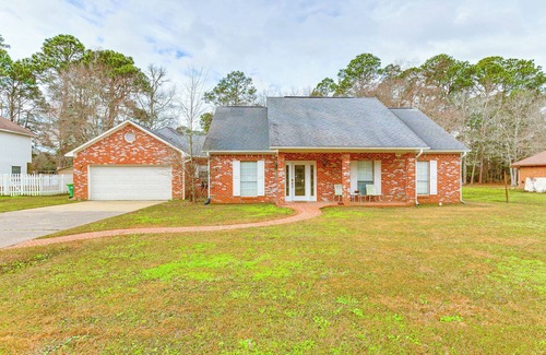 Ocean Springs House | Home w/Large Yard + Pond On-Site: 15 Mi to Biloxi