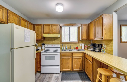 Jim Thorpe House | Home w/Pool & Lake in Jim Thorpe: 6 Mi to Dtwn!