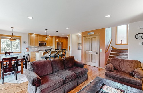 Manzanita House | Home with a washer/dryer, fireplace & spacious deck with grill