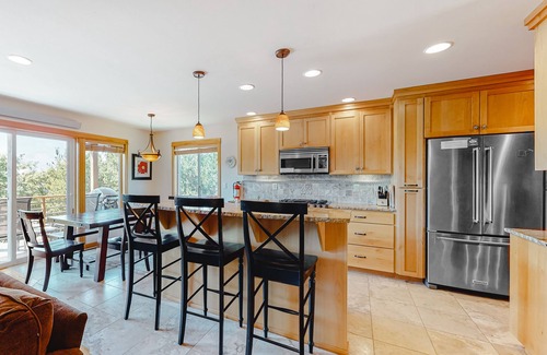 Manzanita House | Home with a washer/dryer, fireplace & spacious deck with grill