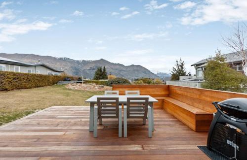 Wanaka House | Home with Alpine Views Wanaka