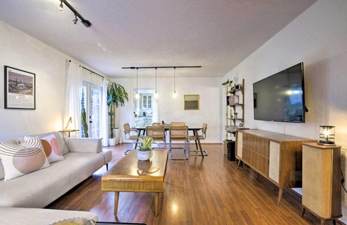 Downtown House | Home with Outdoor Oasis in Downtown Raleigh!