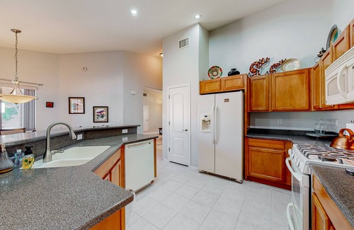Marana House | Home with private outdoor space, grill, central AC, & washer/dryer