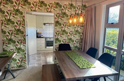 Rotorua House | Home with spa, sauna, garden in prime location