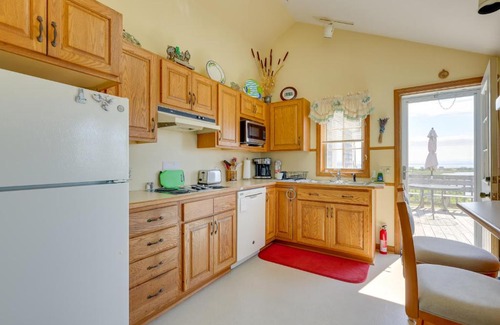 North Truro House | Home with Stunning Views in North Truro!