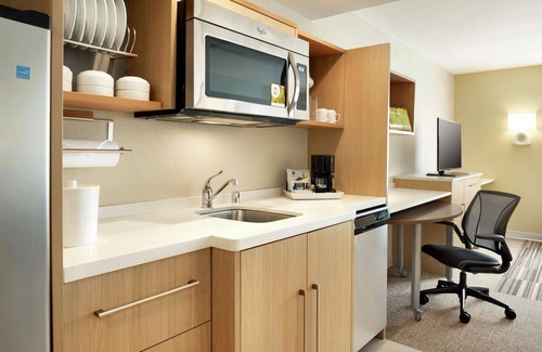Waukesha Hotel | Home2 Suites by Hilton Milwaukee Brookfield