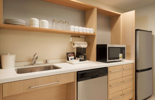 Waukesha Hotel | Home2 Suites by Hilton Milwaukee Brookfield