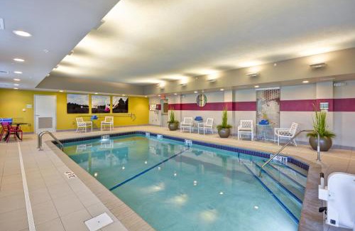Waldron Hotel | Home2 Suites by Hilton KCI Airport