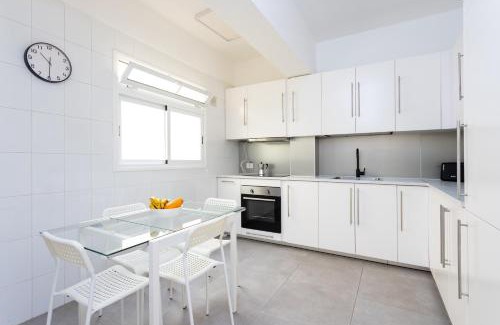 Santa Cruz de Tenerife Apartment | Home2Book Stylish & Bright Apt, Santa Cruz Center