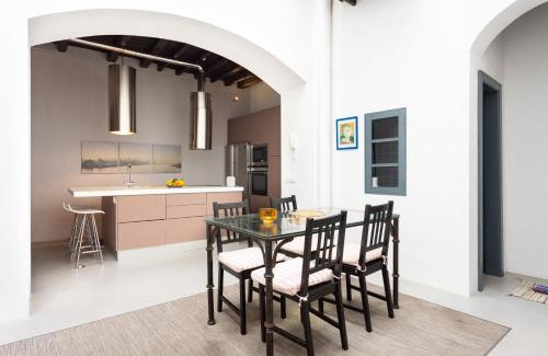 Historical Center House | Home2Book Stylish Design House in La Laguna Center