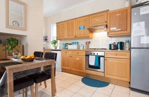 Southfield House | Home2Home-Rooms