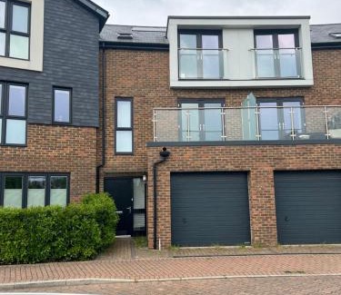 Ashford House | Home2Us