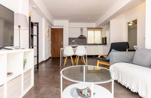 El Ejido Apartment | HOMEABOUT CERVANTES APARTMENT 24 (2BR 1BT)