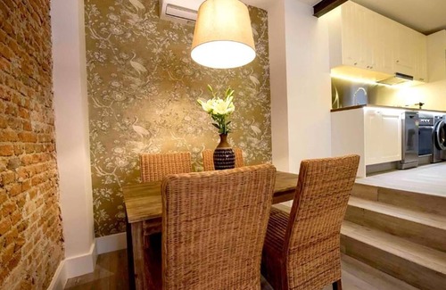 Salamanca Apartment | HOMEABOUT GOYA APARTMENT II