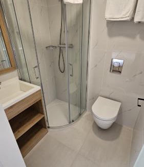 Park Royal Hotel | Homefield Lodge