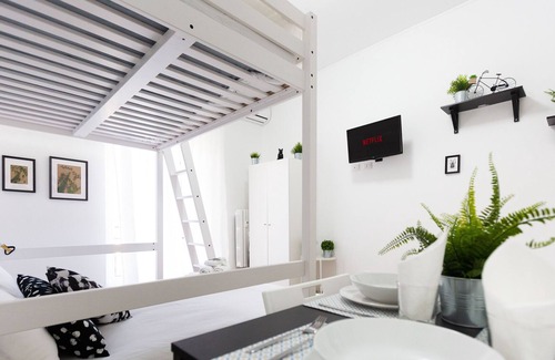 Zona Padova Apartment | HomeHotel - Anacreon 7