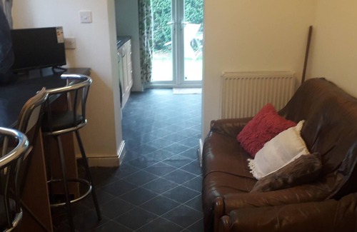 Trafford House | Homely 4-bed House in Manchester