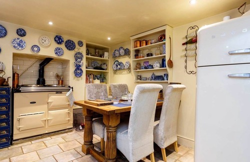 Childs Hill House | Homely in Hampstead Village, by Veeve