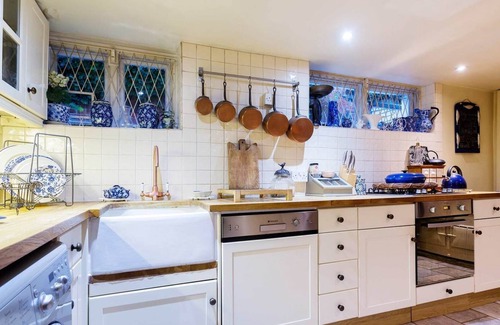 Childs Hill House | Homely in Hampstead Village, by Veeve