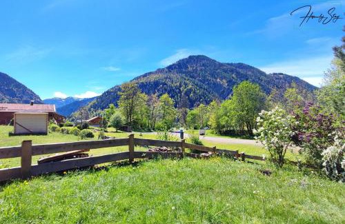 Bayrischzell House | Homely Stay Velosoph Quartier - Familienfreundliches Ferienhaus mit 3 Schlafzimmern, 300m zur Ski-Piste, E-Auto Ladestation