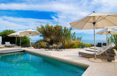 Urbanizacion Costabella Villa | Homerez - 2 m away from the beach! Villa with swimming-pool, jacuzzi and garden