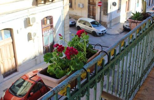 Santa Lucia Apartment | Homerez - 300 m away from the beach! Appartement for 4 ppl. at Siracusa