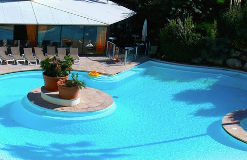 La Bocca Apartment | Homerez - 50 m away from the beach! Appartement for 4 ppl. with shared pool