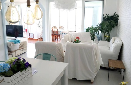 Aguadulce House | Homerez - 75 m away from the beach! Spacious house for 8 ppl. with shared pool