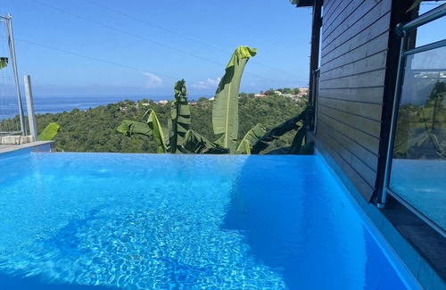 Marigot House | Homerez - Amazing bungalow 6 km away from the beach for 2 ppl. with shared pool