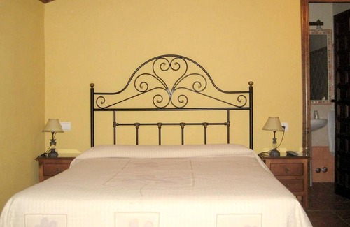 Hornachuelos House | Homerez - Amazing house for 6 ppl. with shared pool at Hornachuelos