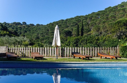 Sao Joao Batista House | Homerez - Amazing house for 2 ppl. with shared pool at Porto de Mós