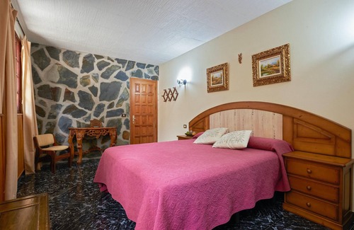 Buenavista del Norte Apartment | Homerez - Appartement 1 km away from the beach for 5 ppl. with shared pool