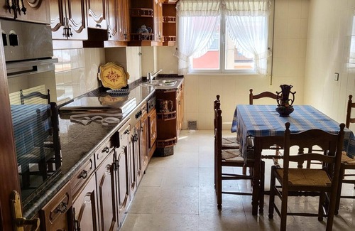 Covas Apartment | Homerez - Apartement 400 m away from the beach for 6 ppl. with balcony at Vivero