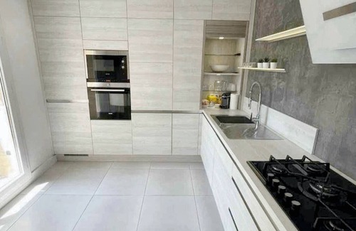 Couronne Urbaine Apartment | Homerez - Apartment in Aix-en-Provence