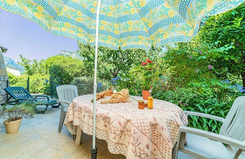 Le Bar-sur-Loup Apartment | Homerez - Apartment in Bar-sur-Loup