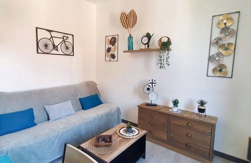 Carcassonne Apartment | Homerez - Apartment in Carcassonne, garden view