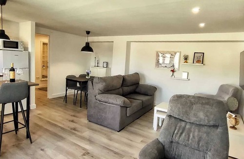 Cruz de Humilladero Apartment | Homerez - Apartment in Los Prados, Málaga