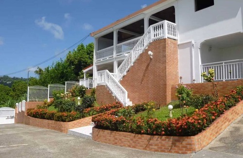 Saint-Esprit Apartment | Homerez - Apartment Saint-Esprit