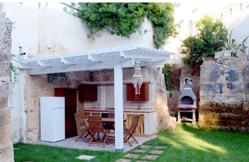 Campomarino di Maruggio Apartment | Homerez - Appartement 500 m away from the beach with shared pool and jacuzzi