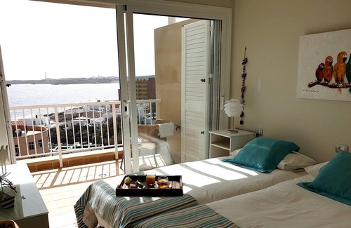 Poris de Abona Apartment | Homerez - Appartement 1 km away from the beach for 4 ppl. with shared pool