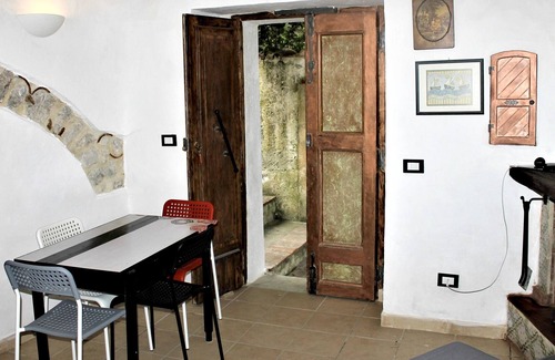 Itri Apartment | Homerez - Appartement 7 km away from the beach for 3 ppl. with terrace at Itri